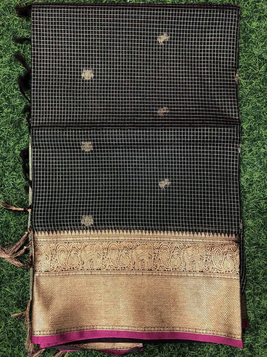 Clearance Sale Vintage Checks Saree