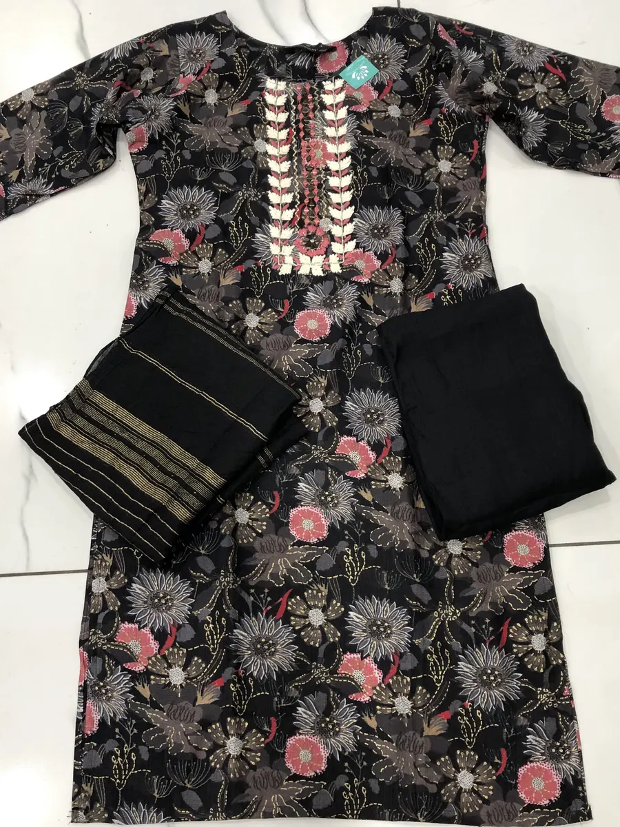 Weavers offer dresses Size-L