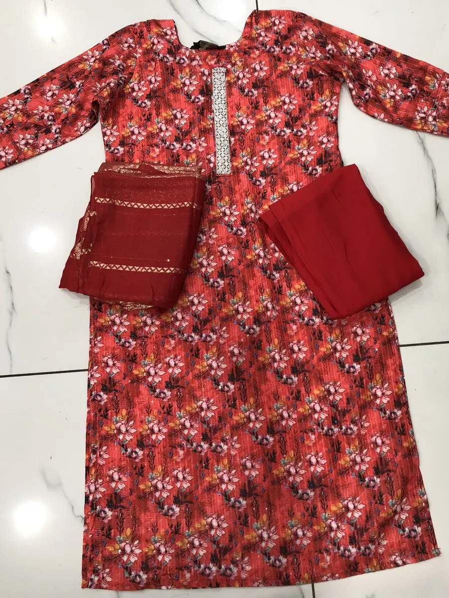 Weavers offer dresses Size-L
