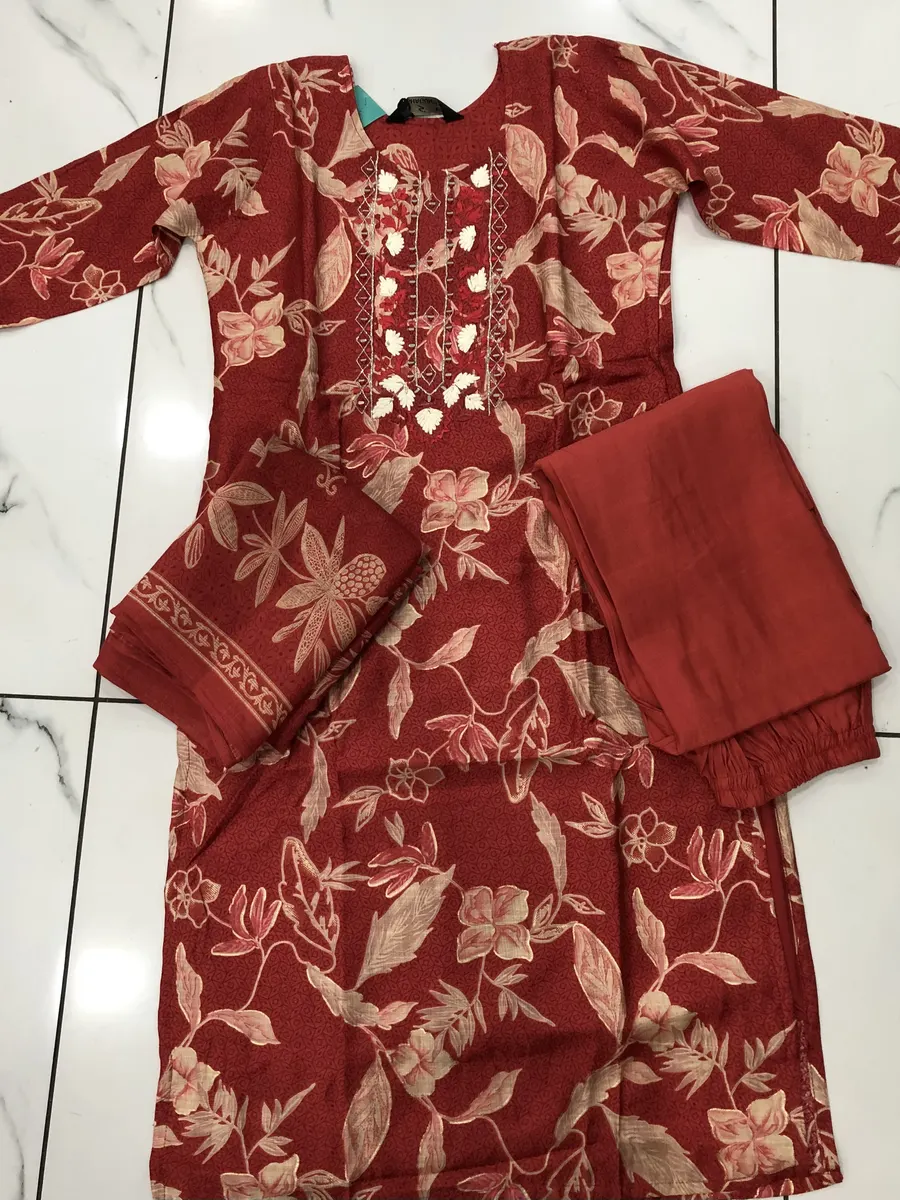 Weavers offer dresses Size-L