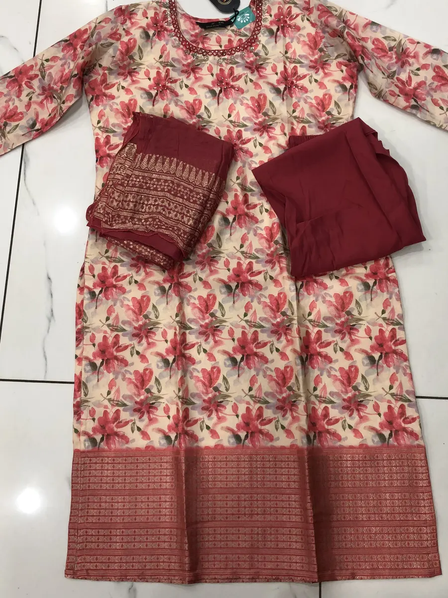 Weavers offer dresses Size-L